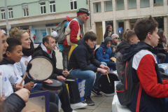 100 Trommeln feiern 100 Jahre Waldorf - Drum Circle auf dem Augsburger Königsplatz 16.05.2019 - Foto: Hans Hahn