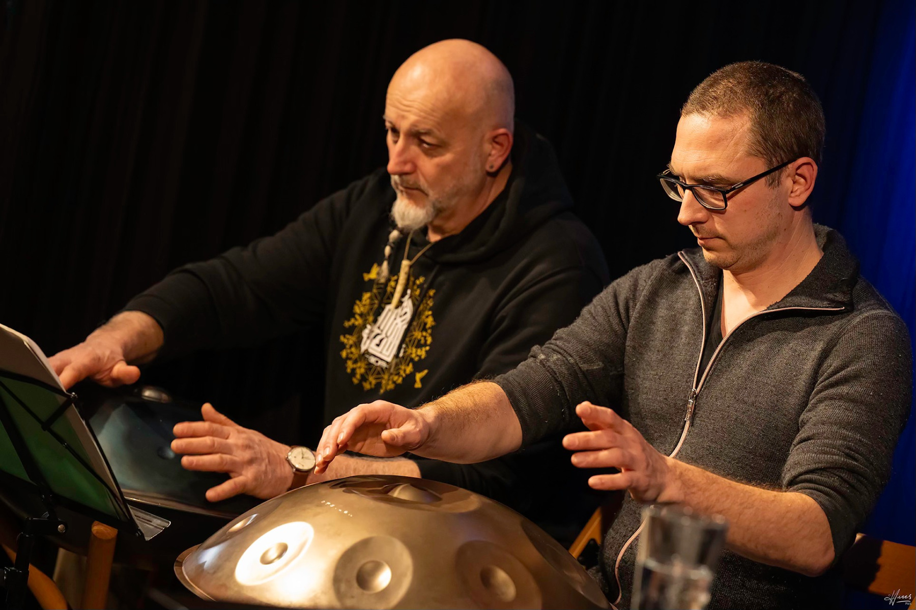 Bernhard Aichner liest YOKO - Begleitet vom Handpan Duo Mayr & Gerlach - Februar 2025
