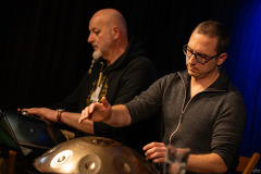 Bernhard Aichner liest YOKO - Begleitet vom Handpan Duo Mayr & Gerlach - Februar 2025