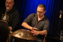 Bernhard Aichner liest YOKO - Begleitet vom Handpan Duo Mayr & Gerlach - Februar 2025