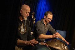 Bernhard Aichner liest YOKO - Begleitet vom Handpan Duo Mayr & Gerlach - Februar 2025